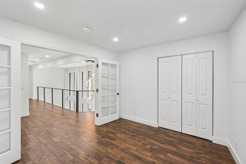 House in Sarasota, Florida 4 bedrooms, 288.37 sq.m. № 1905739 - photo 24
