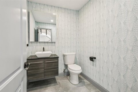 House in Sarasota, Florida 4 bedrooms, 288.37 sq.m. № 1905739 - photo 30