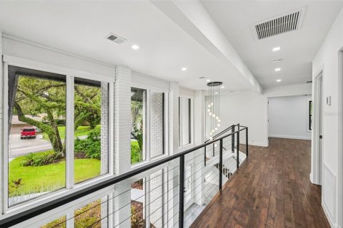 House in Sarasota, Florida 4 bedrooms, 288.37 sq.m. № 1905739 - photo 16