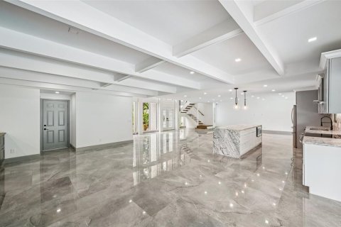House in Sarasota, Florida 4 bedrooms, 288.37 sq.m. № 1905739 - photo 8
