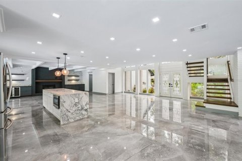 House in Sarasota, Florida 4 bedrooms, 288.37 sq.m. № 1905739 - photo 7