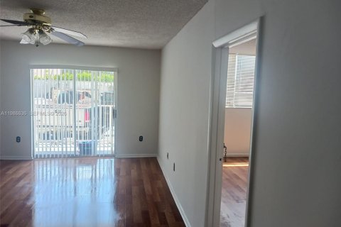 Купить кондоминиум в Норт-Майами-Бич, Флорида 1 спальня, 61.13м2, № 2048390 - фото 2