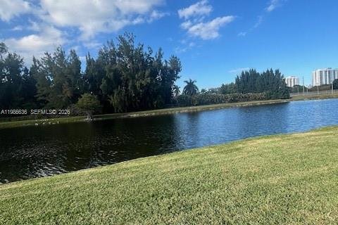 Купить кондоминиум в Норт-Майами-Бич, Флорида 1 спальня, 61.13м2, № 2048390 - фото 18