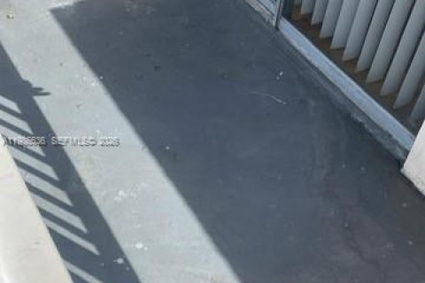 Купить кондоминиум в Норт-Майами-Бич, Флорида 1 спальня, 61.13м2, № 2048390 - фото 15