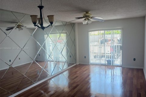 Купить кондоминиум в Норт-Майами-Бич, Флорида 1 спальня, 61.13м2, № 2048390 - фото 9