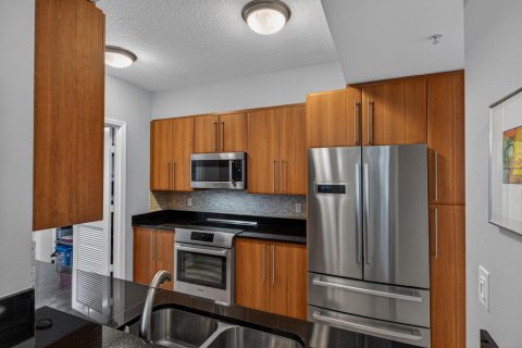 Condominio en venta en Deerfield Beach, Florida, 2 dormitorios, 144.93 m2 № 2147092 - foto 3