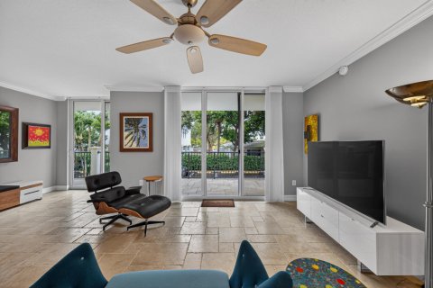Condominio en venta en Deerfield Beach, Florida, 2 dormitorios, 144.93 m2 № 2147092 - foto 18
