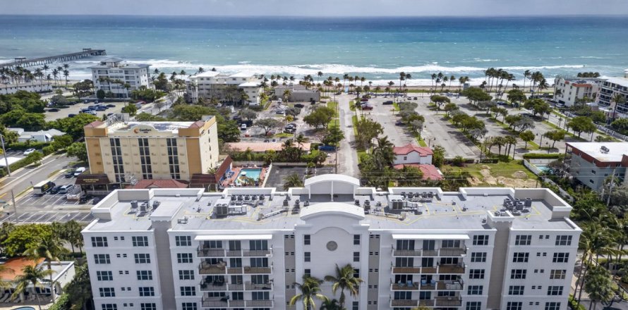 Condominio en Deerfield Beach, Florida, 2 dormitorios  № 2147092