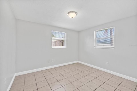 House in Holiday, Florida 4 bedrooms, 113.9 sq.m. № 1844956 - photo 8