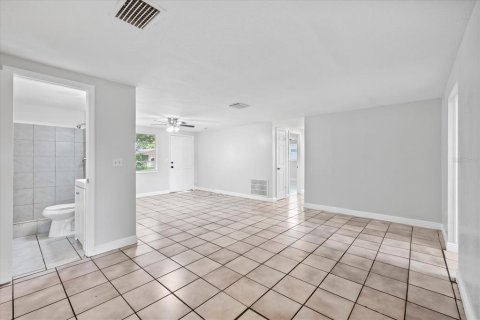 House in Holiday, Florida 4 bedrooms, 113.9 sq.m. № 1844956 - photo 16