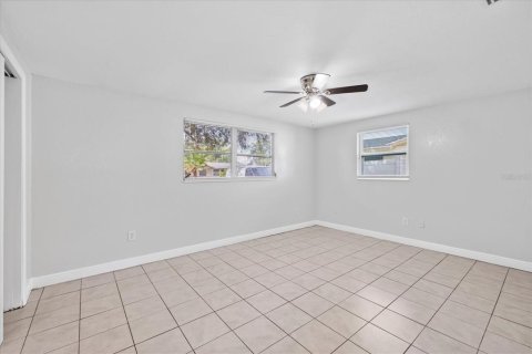 House in Holiday, Florida 4 bedrooms, 113.9 sq.m. № 1844956 - photo 4