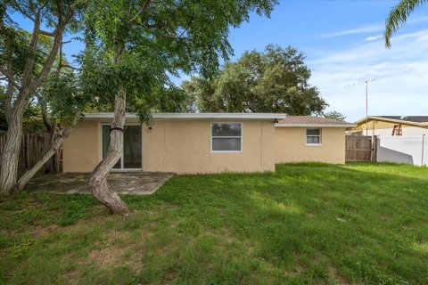 House in Holiday, Florida 4 bedrooms, 113.9 sq.m. № 1844956 - photo 6