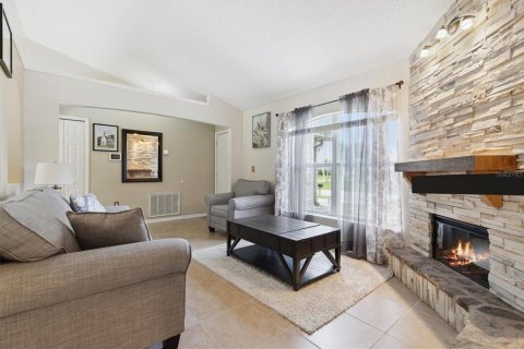 House in Palm Bay, Florida 3 bedrooms, 135.27 sq.m. № 1795505 - photo 9