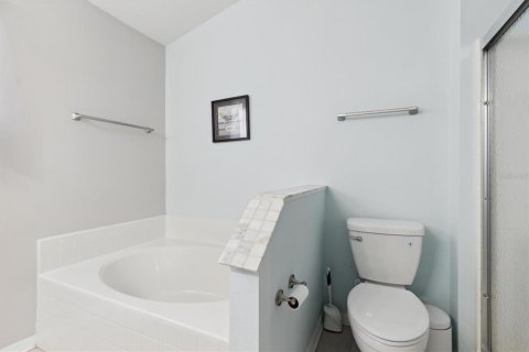 House in Palm Bay, Florida 3 bedrooms, 135.27 sq.m. № 1795505 - photo 23