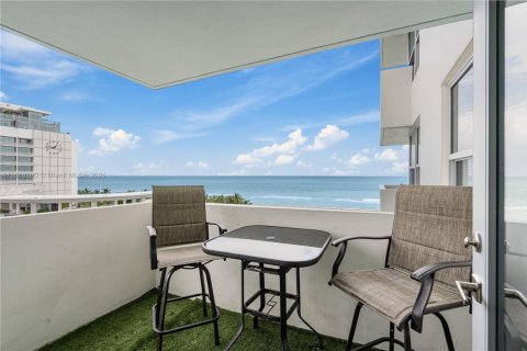 Condo à Miami Beach, Floride, 1 chambre  № 1980943