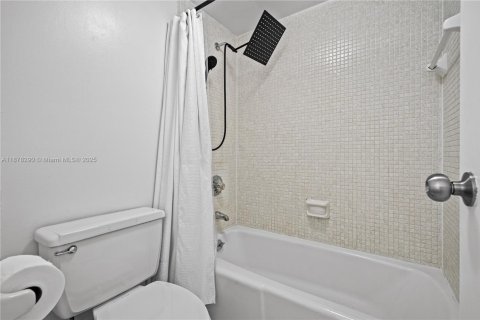 Copropriété à louer à Miami Beach, Floride: 1 chambre, 55.74 m2 № 1980943 - photo 27