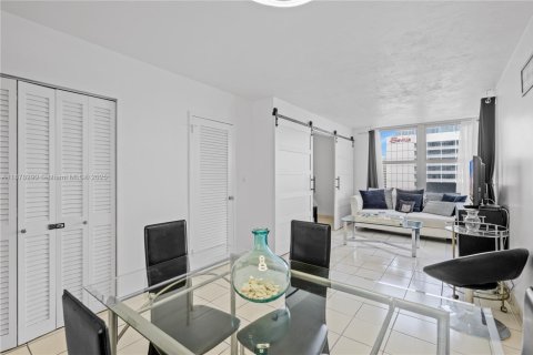 Copropriété à louer à Miami Beach, Floride: 1 chambre, 55.74 m2 № 1980943 - photo 7