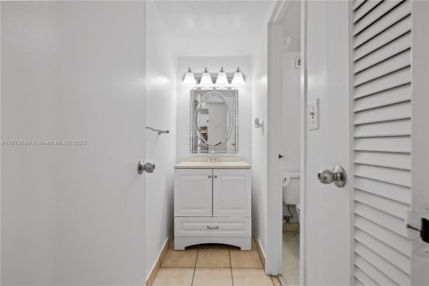 Copropriété à louer à Miami Beach, Floride: 1 chambre, 55.74 m2 № 1980943 - photo 25