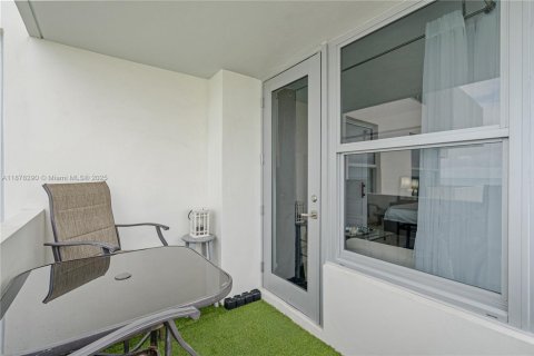 Copropriété à louer à Miami Beach, Floride: 1 chambre, 55.74 m2 № 1980943 - photo 16