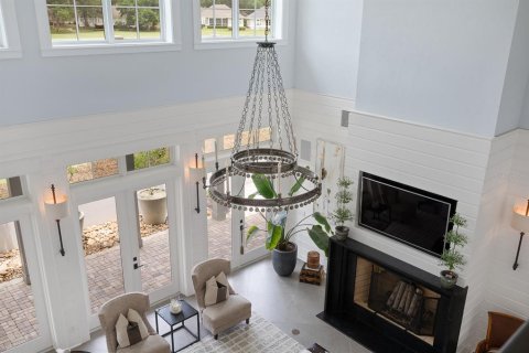 House in Gainesville, Florida 5 bedrooms, 474.36 sq.m. № 1760501 - photo 10