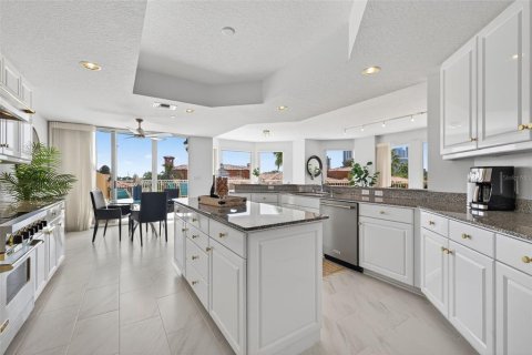 Condominio en alquiler en Saint Petersburg, Florida, 2 dormitorios, 241.55 m2 № 2103339 - foto 16