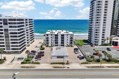 Condo in Daytona Beach, Florida, 1 bedroom № 2217308