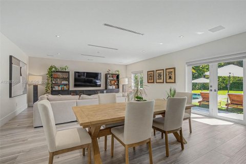 Casa en venta en Pinecrest, Florida, 4 dormitorios, 268.86 m2 № 2382781 - foto 10
