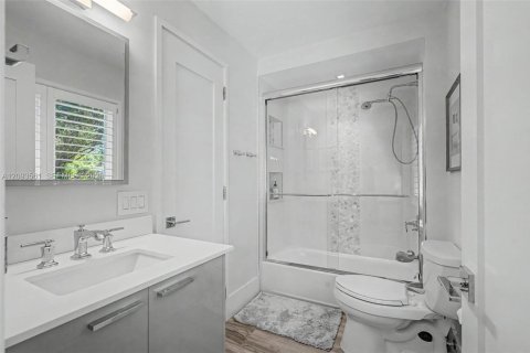 Casa en venta en Pinecrest, Florida, 4 dormitorios, 268.86 m2 № 2382781 - foto 18