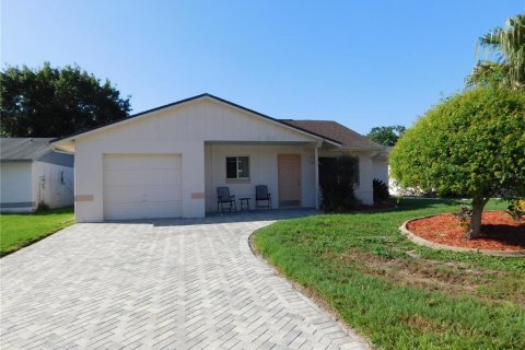Villa ou maison à vendre à Orlando, Floride: 2 chambres, 169.08 m2 № 2314474 - photo 2
