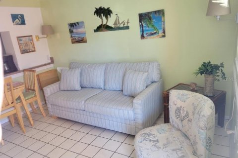 Condo in Saint Petersburg, Florida, 1 bedroom  № 2122182 - photo 10
