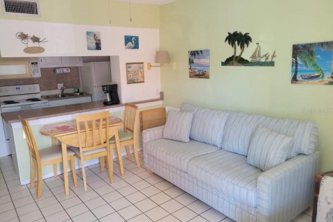 Condo in Saint Petersburg, Florida, 1 bedroom  № 2122182 - photo 7