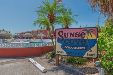 Condo in Saint Petersburg, Florida, 1 bedroom  № 2122182