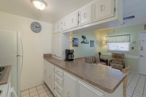 Condo in Saint Petersburg, Florida, 1 bedroom  № 2122182 - photo 15