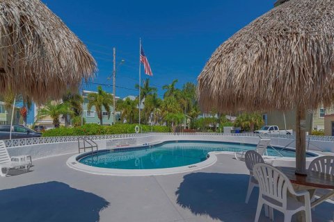 Condo in Saint Petersburg, Florida, 1 bedroom  № 2122182 - photo 27