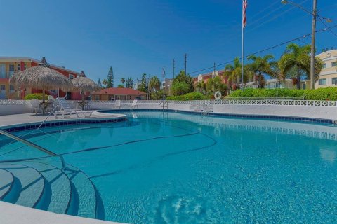 Condo in Saint Petersburg, Florida, 1 bedroom  № 2122182 - photo 26