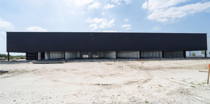 Propiedad comercial en Punta Gorda, Florida № 2110249