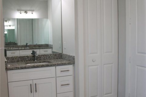 Villa ou maison à vendre à Port St. Lucie, Floride: 5 chambres, 268.21 m2 № 1961881 - photo 27