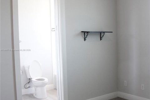 Villa ou maison à vendre à Port St. Lucie, Floride: 5 chambres, 268.21 m2 № 1961881 - photo 22