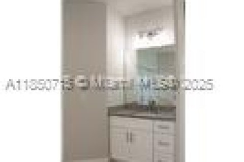 Villa ou maison à vendre à Port St. Lucie, Floride: 5 chambres, 268.21 m2 № 1961881 - photo 29