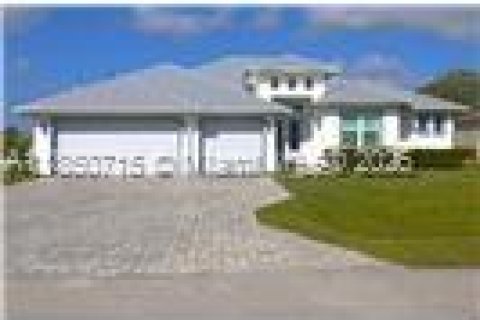 Villa ou maison à vendre à Port St. Lucie, Floride: 5 chambres, 268.21 m2 № 1961881 - photo 1