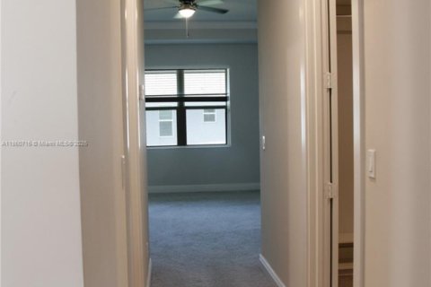 Villa ou maison à vendre à Port St. Lucie, Floride: 5 chambres, 268.21 m2 № 1961881 - photo 28