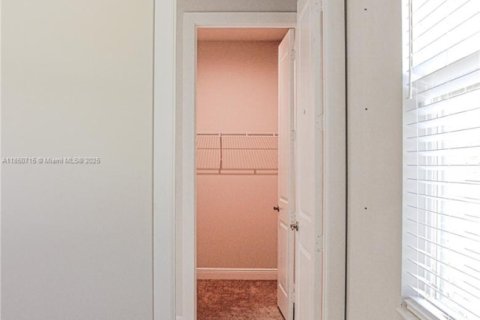 Villa ou maison à vendre à Port St. Lucie, Floride: 5 chambres, 268.21 m2 № 1961881 - photo 15