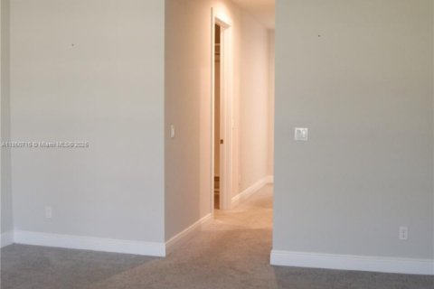 Villa ou maison à vendre à Port St. Lucie, Floride: 5 chambres, 268.21 m2 № 1961881 - photo 23