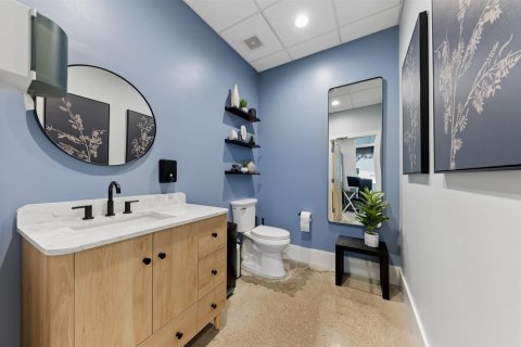 Commercial property in Lantana, Florida № 2187664 - photo 24