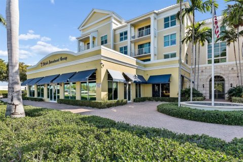 Commercial property in Lantana, Florida № 2187664 - photo 3