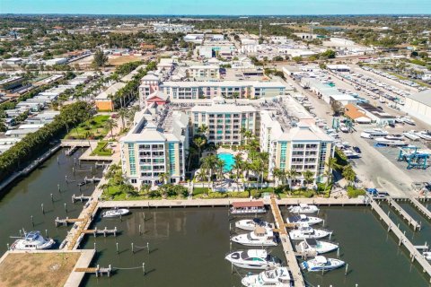 Commercial property in Lantana, Florida № 2187664 - photo 28
