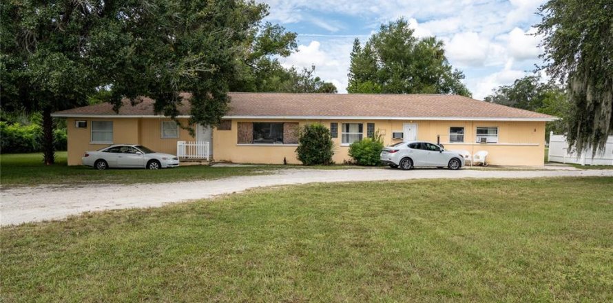 Propiedad comercial en DeBary, Florida 293.76 m2 № 2287150