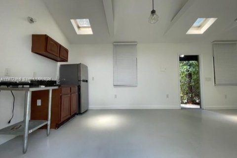 Commercial property in Miami, Florida 277.13 sq.m. № 2042549 - photo 10