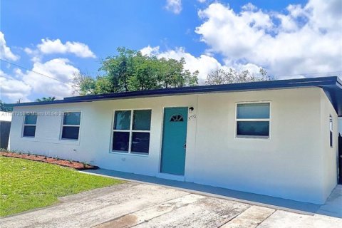 House in Davie, Florida 3 bedrooms, 113.15 sq.m. № 1772471 - photo 1