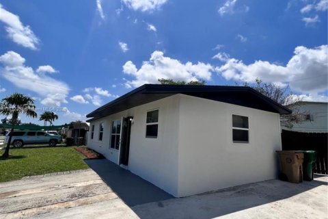 House in Davie, Florida 3 bedrooms, 113.15 sq.m. № 1772471 - photo 9